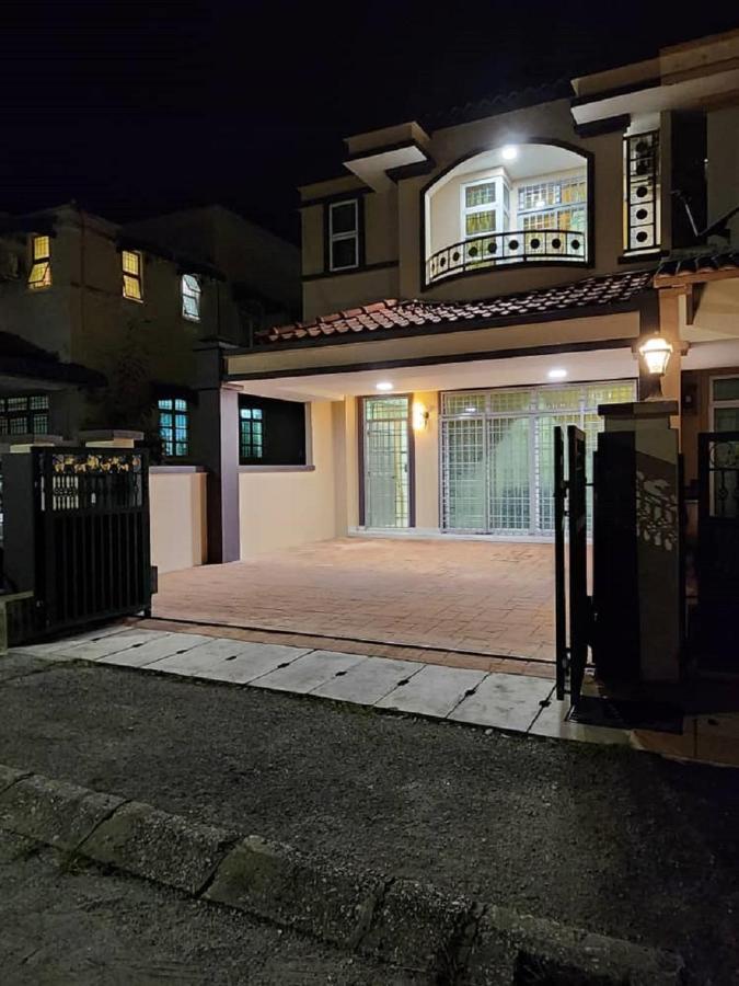 Galaxy Guest Home By Ipoh Maju Stay Esterno foto