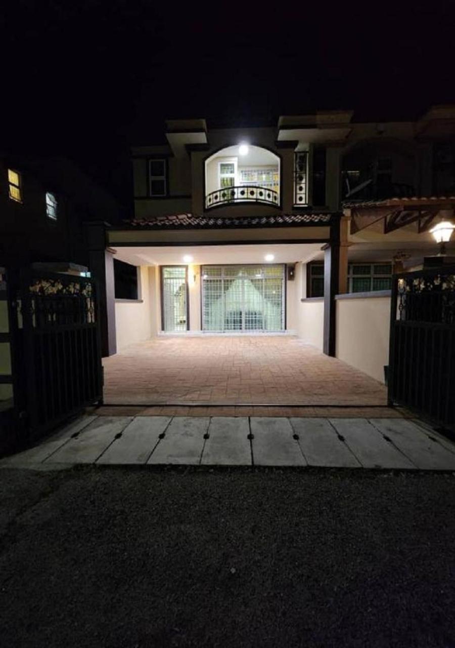 Galaxy Guest Home By Ipoh Maju Stay Esterno foto