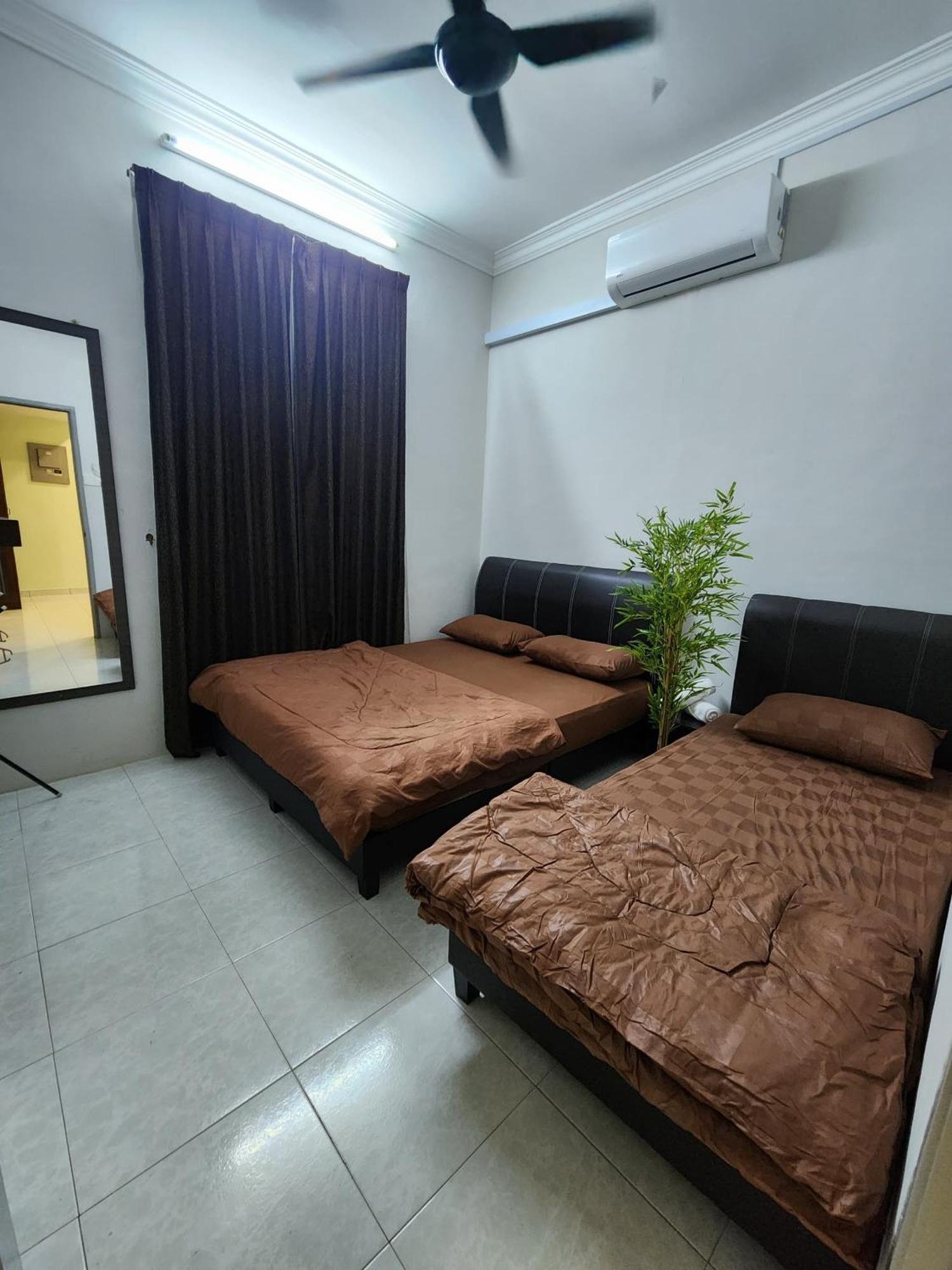 Galaxy Guest Home By Ipoh Maju Stay Esterno foto